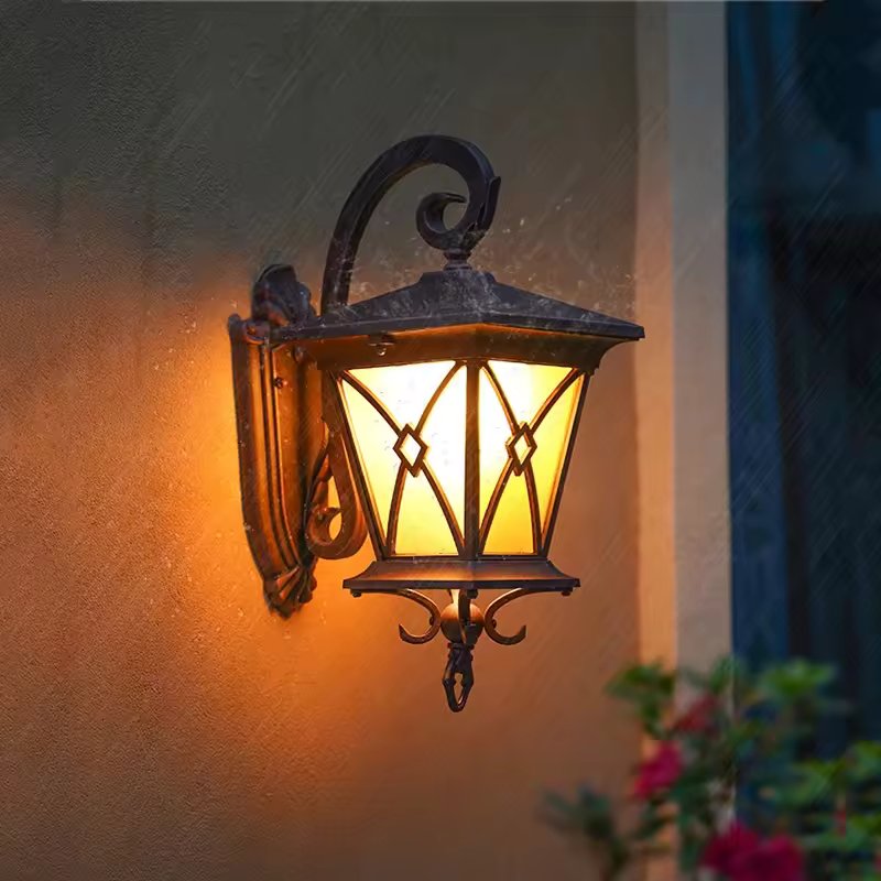 Classic Outdoor Decorative Light